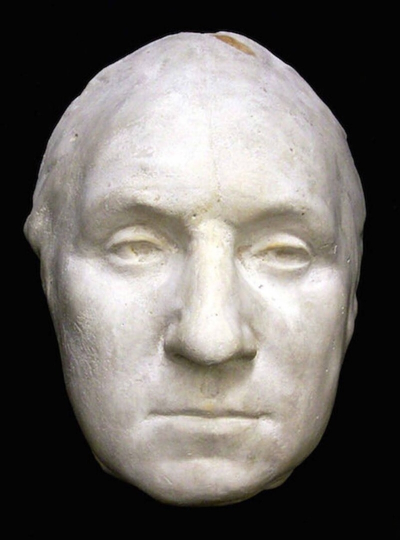 26 la muerte de las máscaras de los famosos personajes históricos 26 la muerte de las máscaras de los famosos personajes históricos