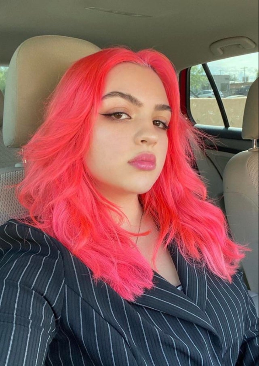 27 photos of girls who ventured into bright hair coloring 27 photos of girls who ventured into bright hair coloring