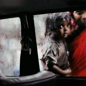 30 años, 20 de los pasaportes — la historia de Steve McCurry 30 años, 20 de los pasaportes — la historia de Steve McCurry