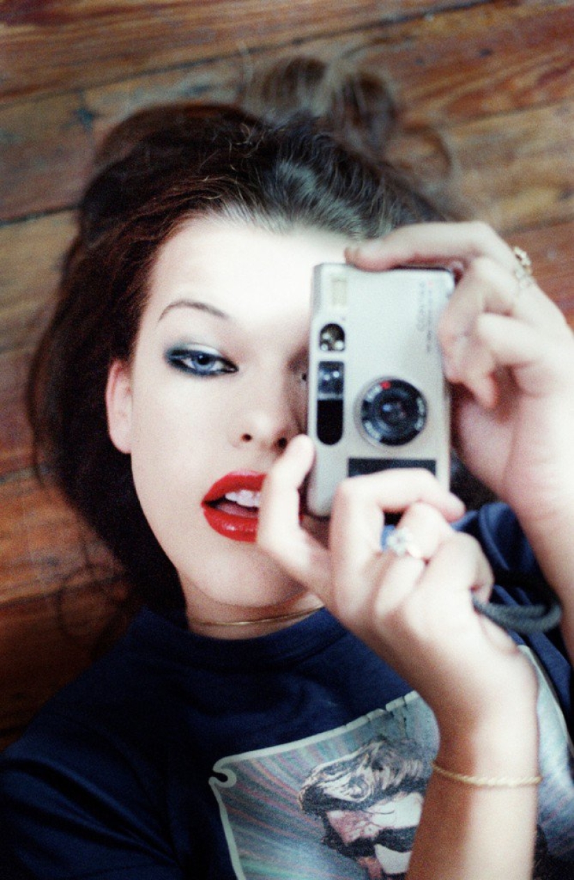 30 celebrities with cameras