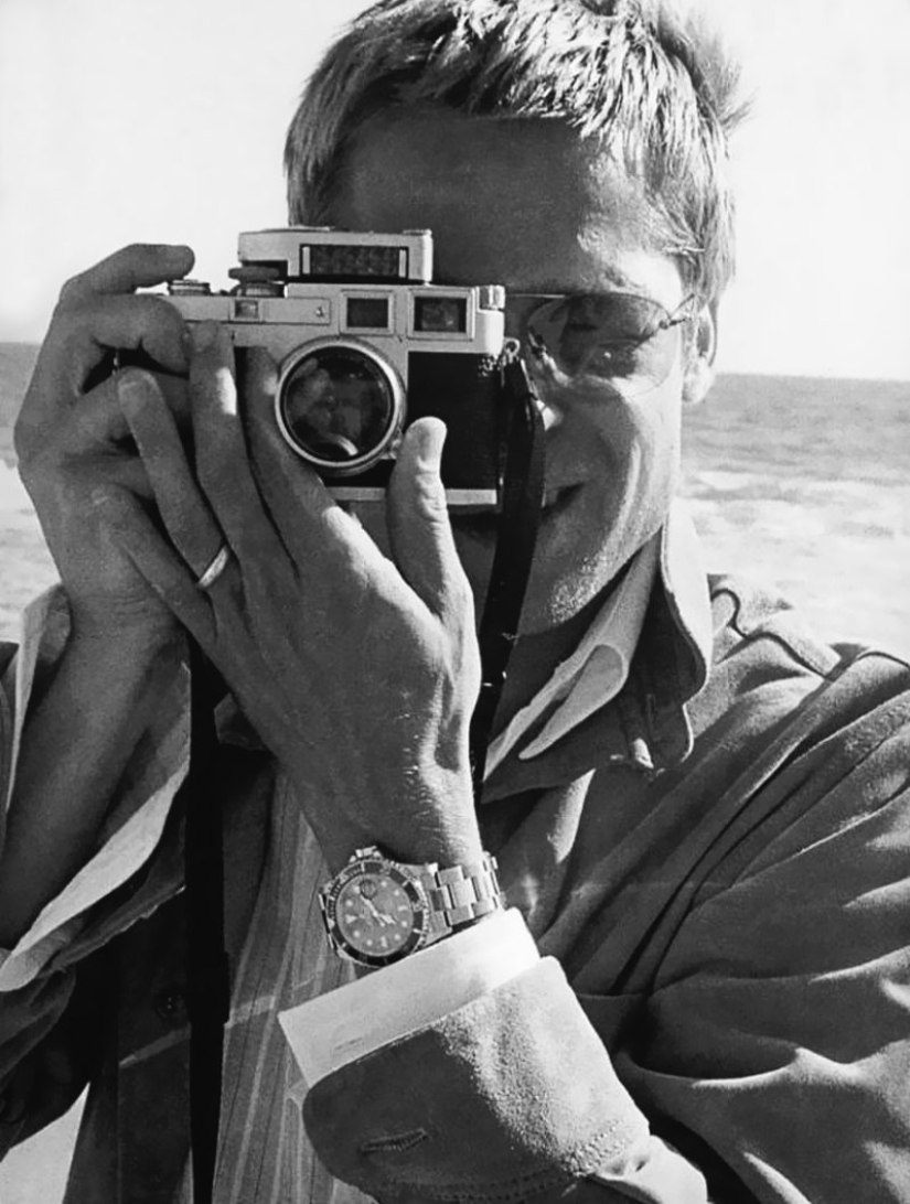 30 celebrities with cameras