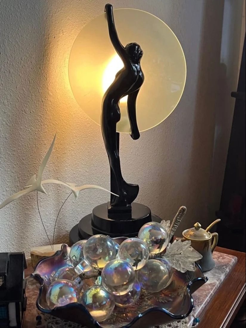 30 cool purchases from commissions, flea markets and sales