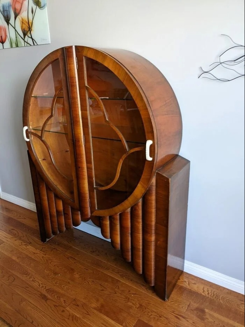 30 cool purchases from commissions, flea markets and sales
