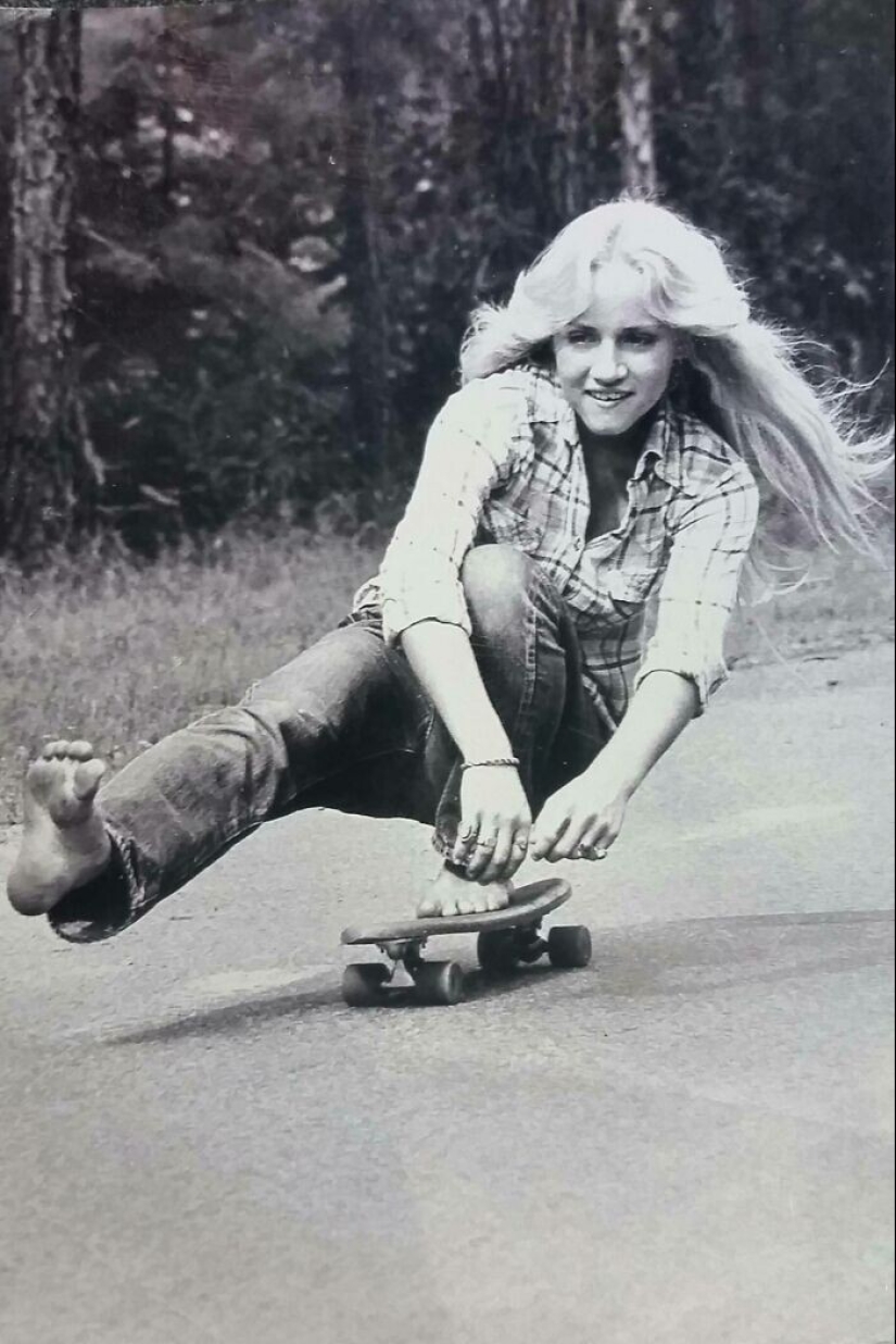30 fotos de padres jóvenes que eran definitivamente más geniales que nosotros hoy
