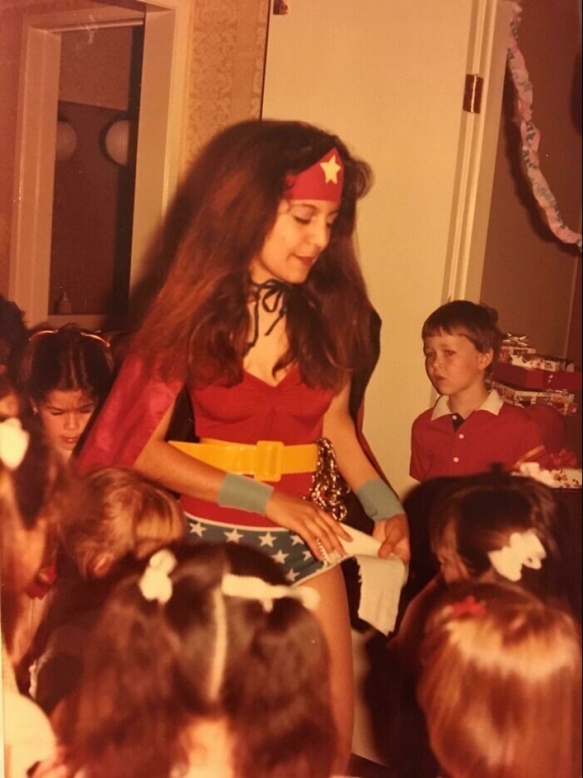30 fotos de padres jóvenes que eran definitivamente más geniales que nosotros hoy