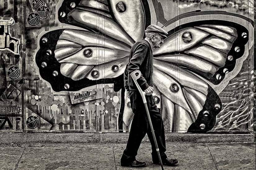 30 frames of street photography with perfect timing