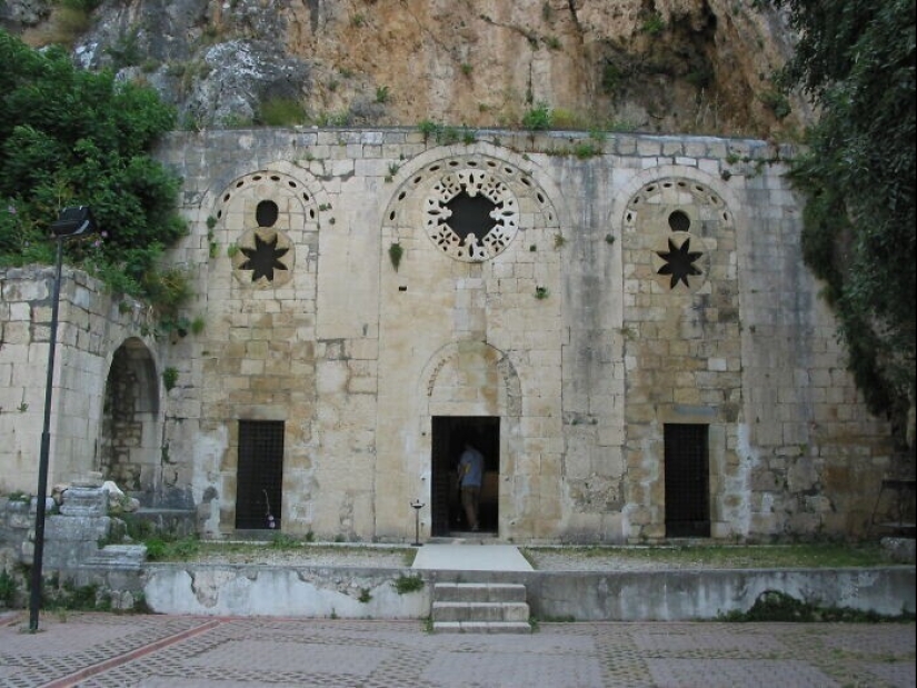 30 historical facts which at first seem improbable