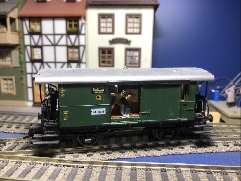 30 lindo, peculiar e inquietante que se encuentra en las tiendas de segunda mano