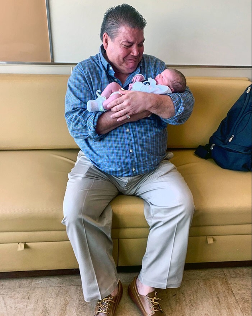 30 Photos Capturing the Power of a Father's Love and Devotion