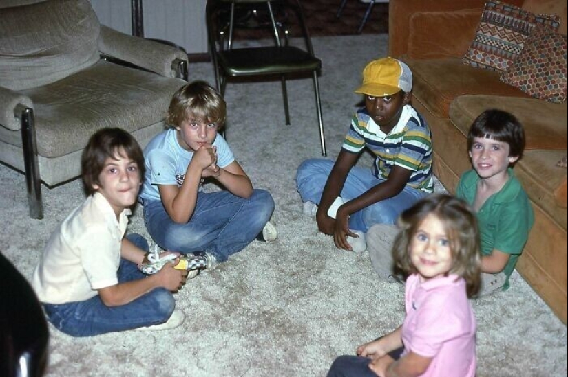 30 photos of young parents who were definitely cooler than us today