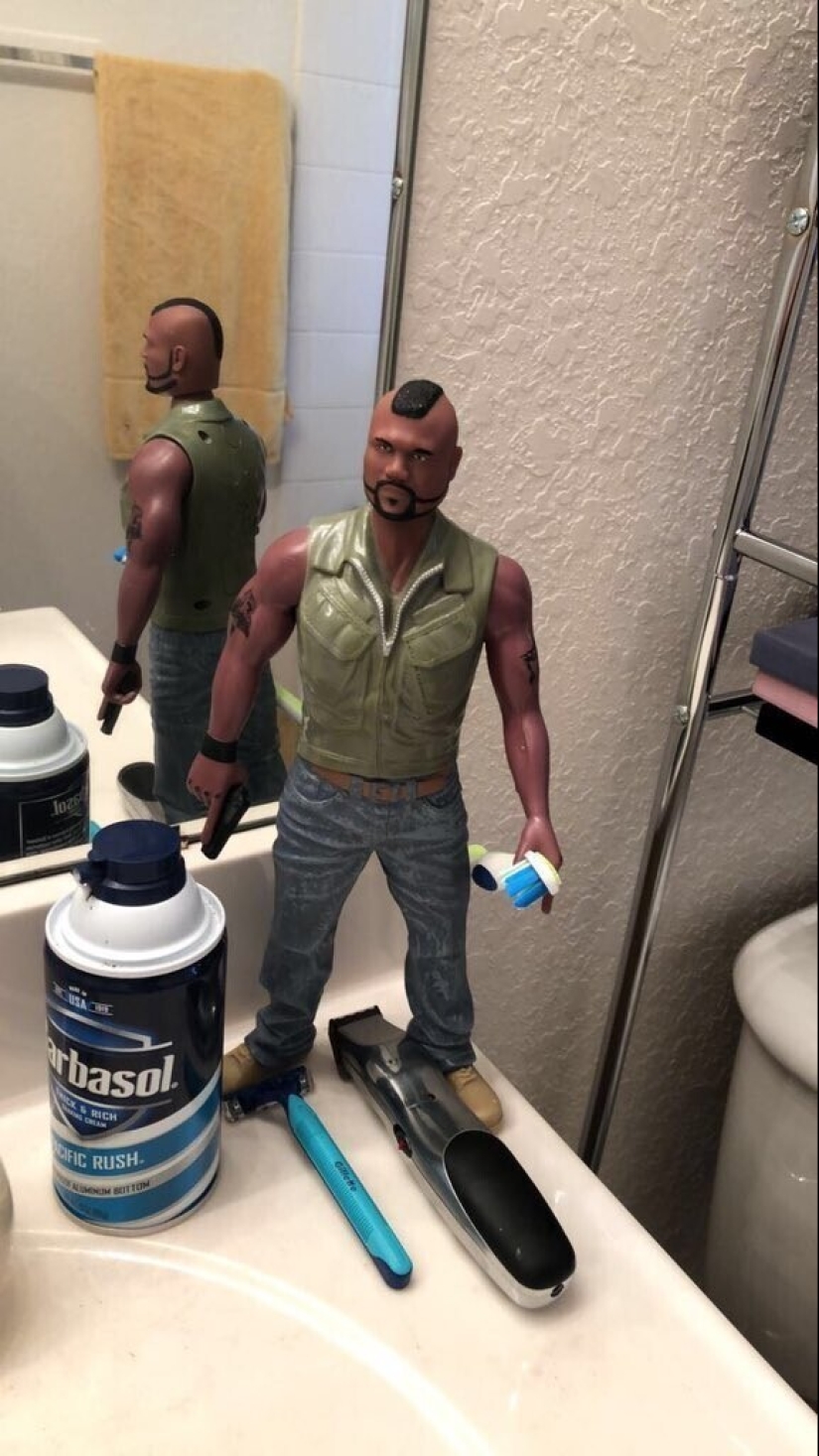 30 strange things that girls found in men's bathrooms and toilets