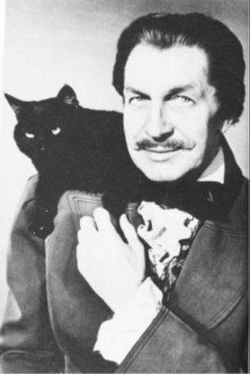 30 vintage photos of celebrities posing with their favorite cats