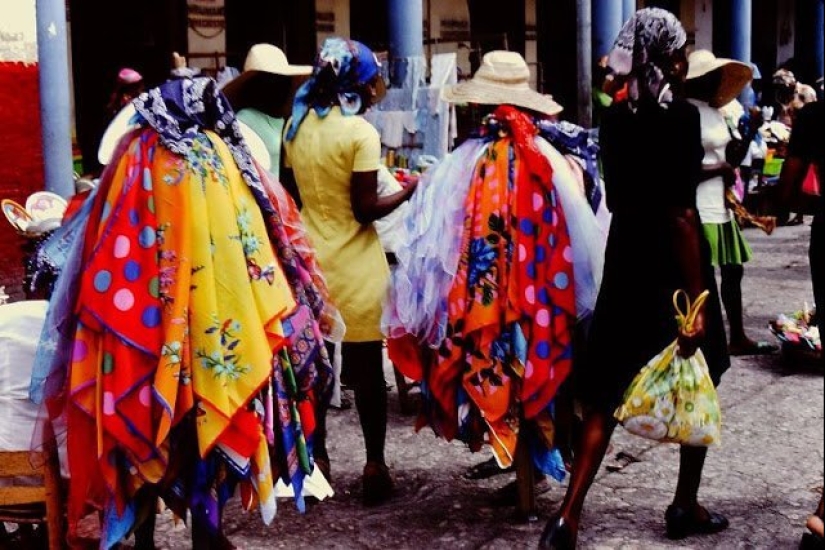 31 color photographs documenting life in Haiti in the 1970s 31 color photographs documenting life in Haiti in the 1970s