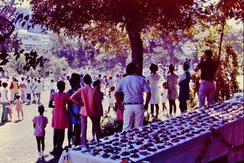 31 color photographs documenting life in Haiti in the 1970s 31 color photographs documenting life in Haiti in the 1970s