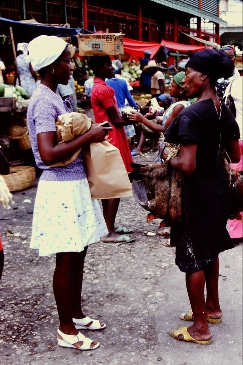 31 color photographs documenting life in Haiti in the 1970s 31 color photographs documenting life in Haiti in the 1970s