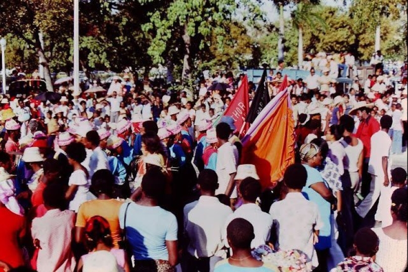 31 color photographs documenting life in Haiti in the 1970s 31 color photographs documenting life in Haiti in the 1970s