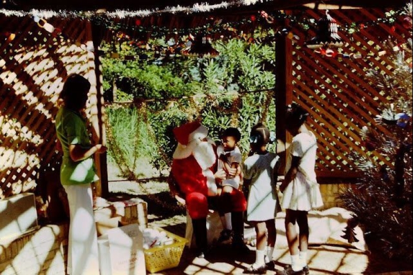 31 color photographs documenting life in Haiti in the 1970s 31 color photographs documenting life in Haiti in the 1970s