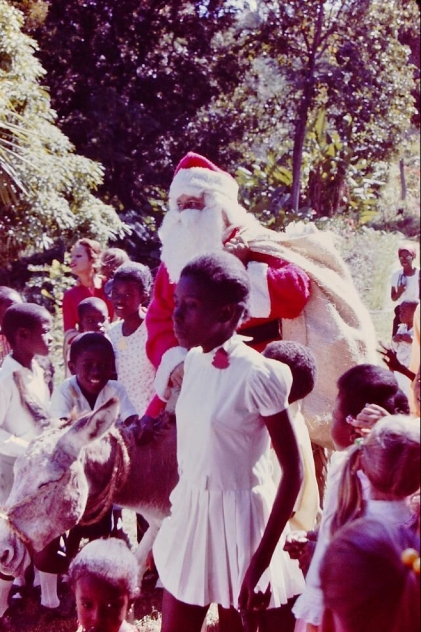 31 color photographs documenting life in Haiti in the 1970s 31 color photographs documenting life in Haiti in the 1970s