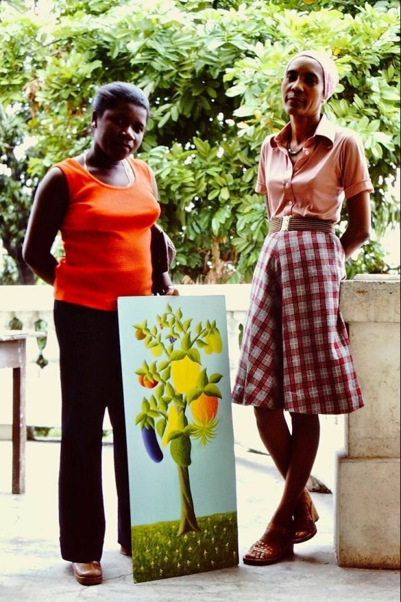 31 color photographs documenting life in Haiti in the 1970s 31 color photographs documenting life in Haiti in the 1970s