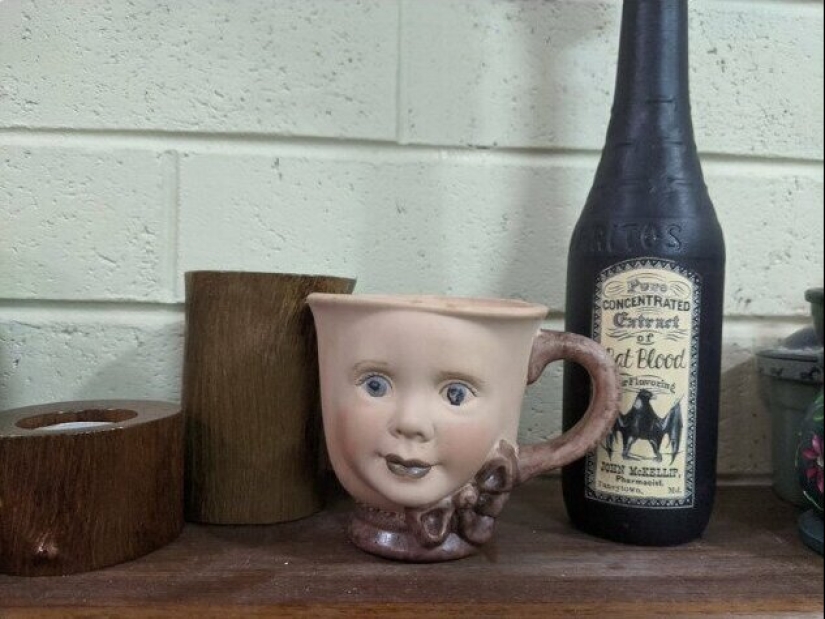 33 ridiculous and bizarre things that people anxiously keep in the house