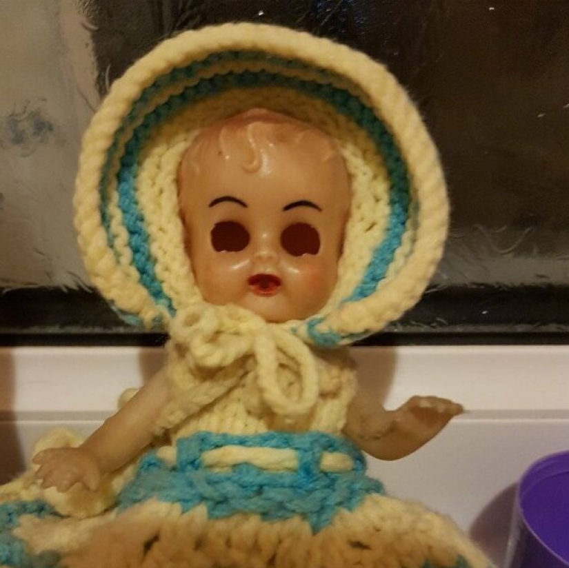33 ridiculous and bizarre things that people anxiously keep in the house