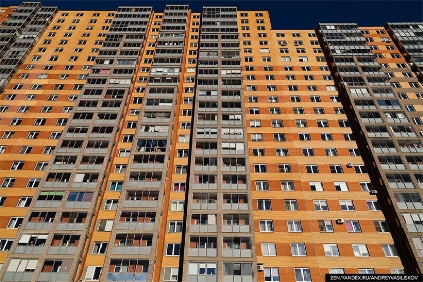 35 entradas, 3708 apartamentos: cómo se ve el gigante man-maker en San Petersburgo