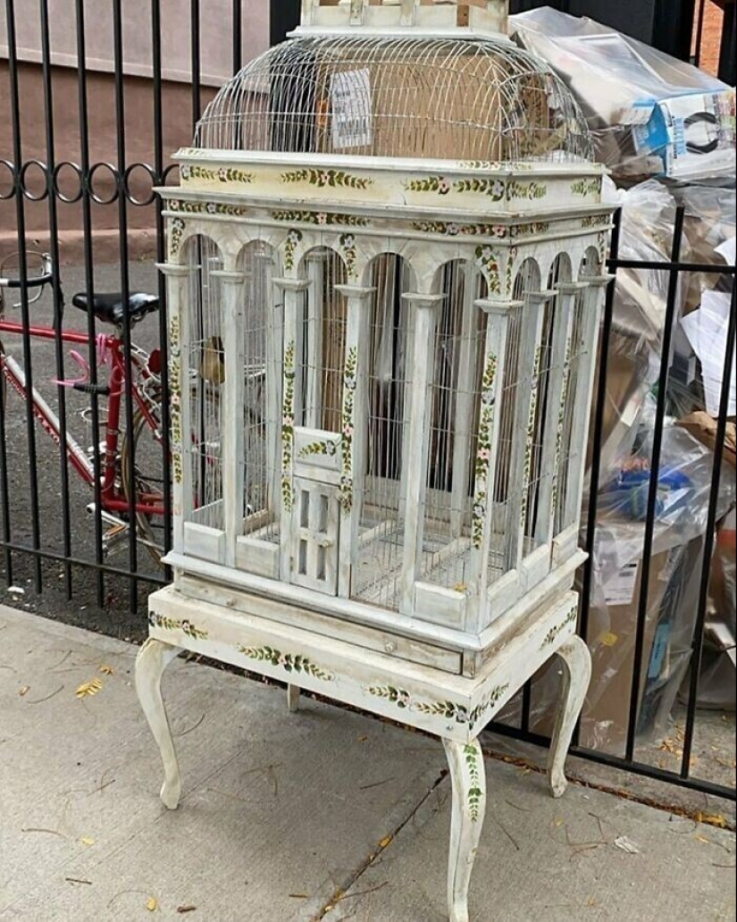 35 gorgeous things that people considered trash and put on the streets of new York 35 gorgeous things that people considered trash and put on the streets of new York