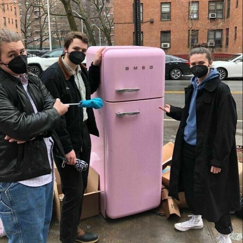 35 gorgeous things that people considered trash and put on the streets of new York 35 gorgeous things that people considered trash and put on the streets of new York