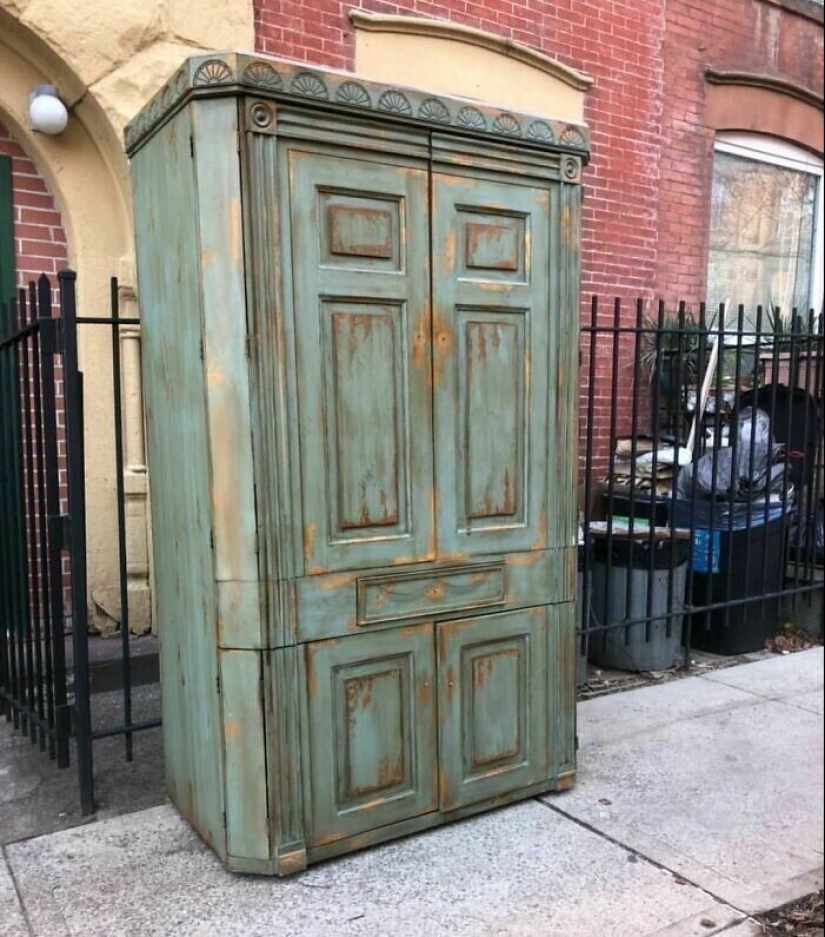 35 gorgeous things that people considered trash and put on the streets of new York 35 gorgeous things that people considered trash and put on the streets of new York