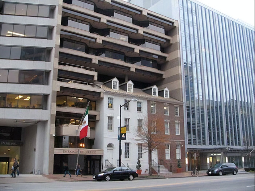35 monumentos a la perseverancia de las personas que hasta hace poco se negaron a vender su casa 35 monumentos a la perseverancia de las personas que hasta hace poco se negaron a vender su casa