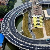 35 monuments to the perseverance of people who until recently refused to sell their home 35 monuments to the perseverance of people who until recently refused to sell their home