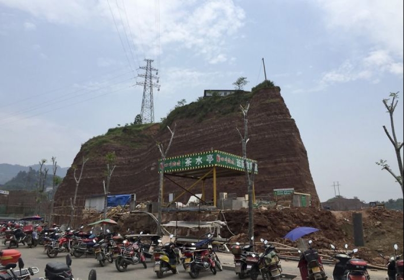 35 monuments to the perseverance of people who until recently refused to sell their home 35 monuments to the perseverance of people who until recently refused to sell their home