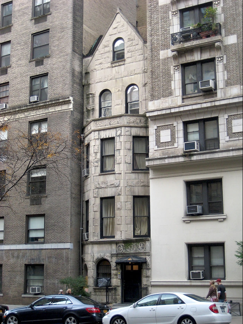 35 monuments to the perseverance of people who until recently refused to sell their home 35 monuments to the perseverance of people who until recently refused to sell their home
