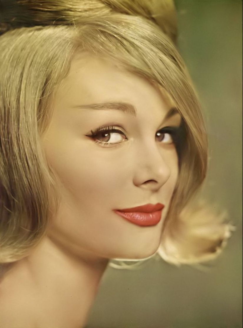 35 stunning photos of the classic model Monique Chevalier of the 1950s and 60s 35 stunning photos of the classic model Monique Chevalier of the 1950s and 60s