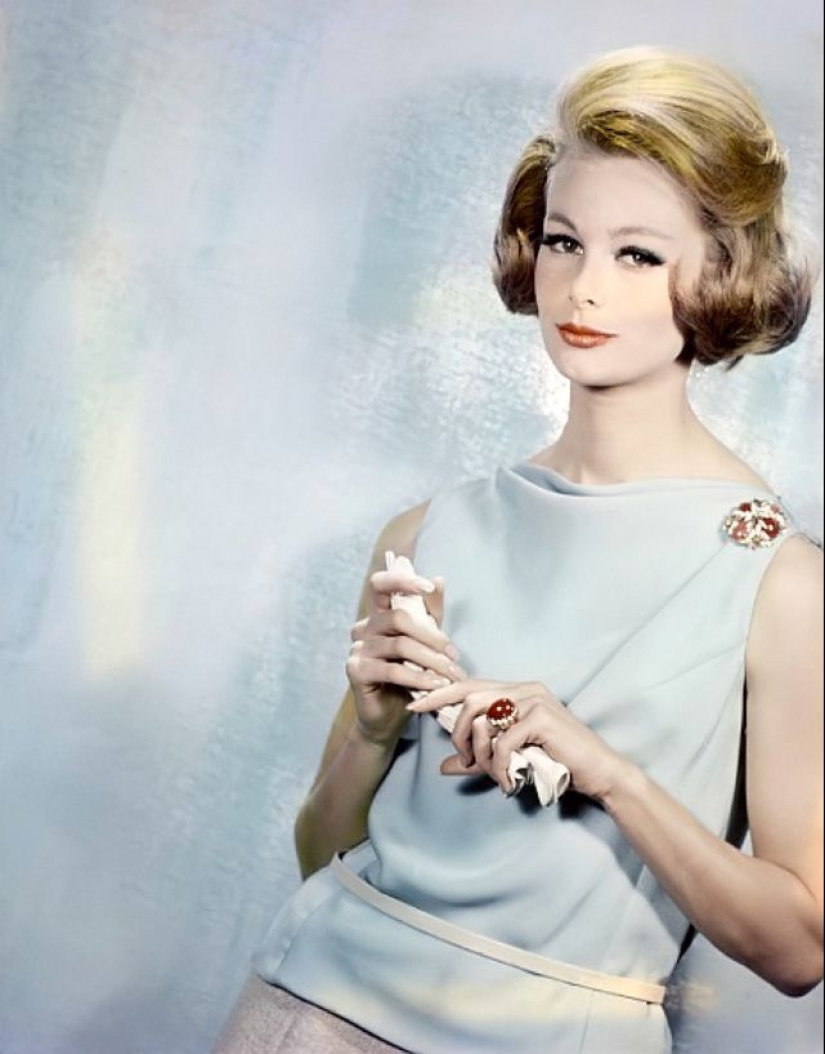 35 stunning photos of the classic model Monique Chevalier of the 1950s and 60s 35 stunning photos of the classic model Monique Chevalier of the 1950s and 60s