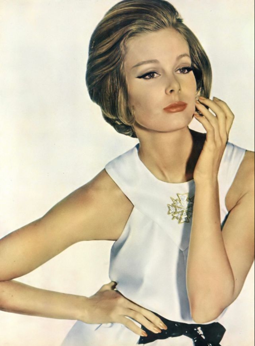 35 stunning photos of the classic model Monique Chevalier of the 1950s and 60s 35 stunning photos of the classic model Monique Chevalier of the 1950s and 60s