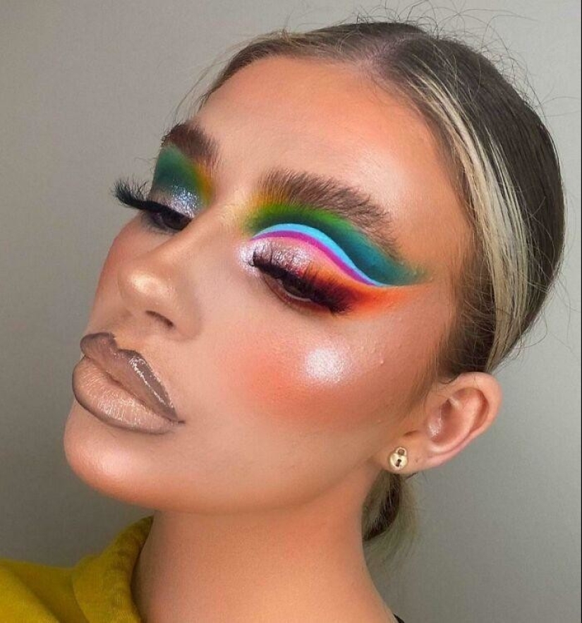 40 ejemplos hilarantes de maquillaje terrible