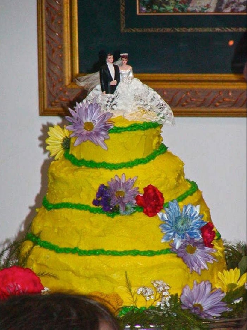 40 funny, and more often simply unsuccessful wedding cakes