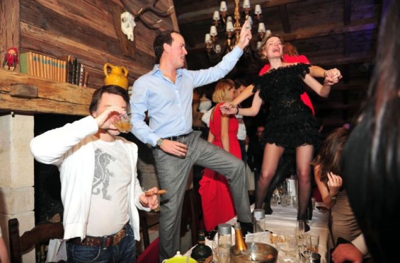 40 killer photos from new year corporate parties, which is not a joke laugh and surprise