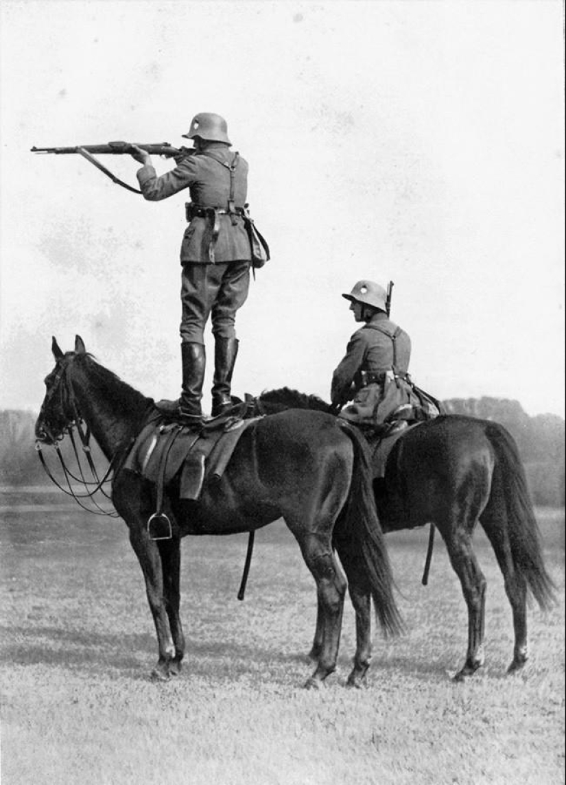 40 vintage photos showing how strange the world used to be