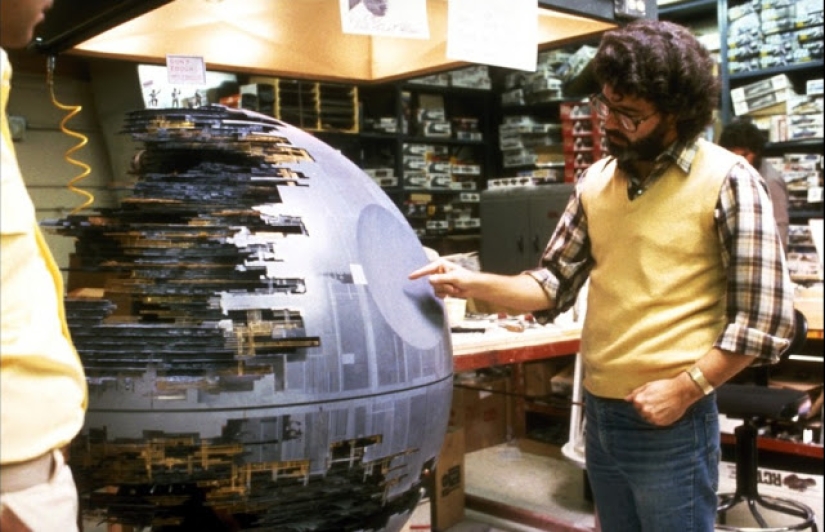 50 Rare Photos From the Set of Star Wars: Episode VI: Return of the Jedi 50 Rare Photos From the Set of Star Wars: Episode VI: Return of the Jedi