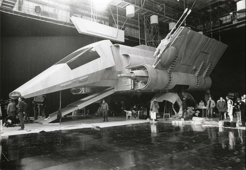 50 Rare Photos From the Set of Star Wars: Episode VI: Return of the Jedi 50 Rare Photos From the Set of Star Wars: Episode VI: Return of the Jedi