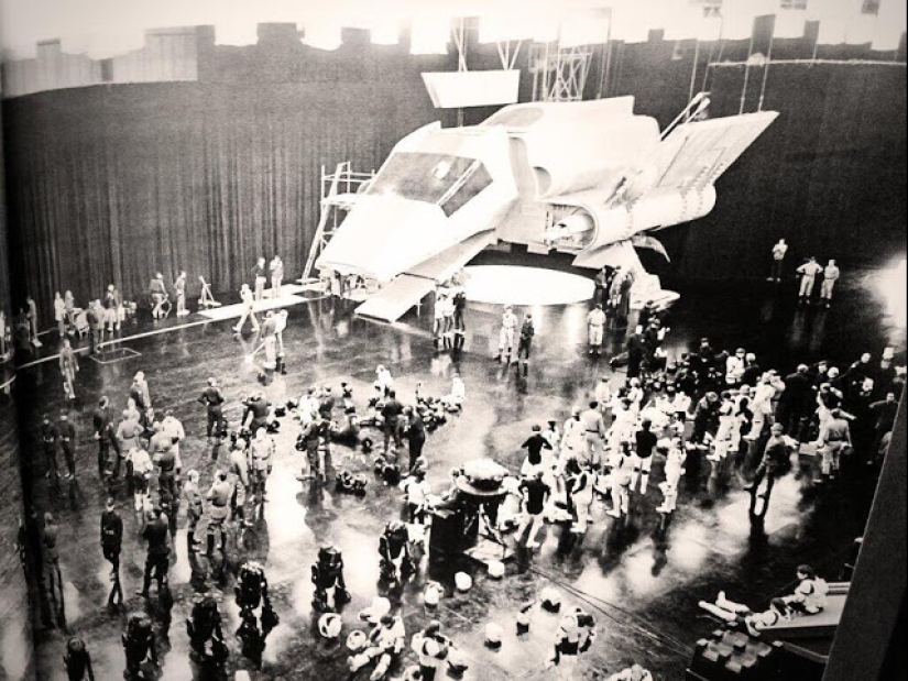 50 Rare Photos From the Set of Star Wars: Episode VI: Return of the Jedi 50 Rare Photos From the Set of Star Wars: Episode VI: Return of the Jedi