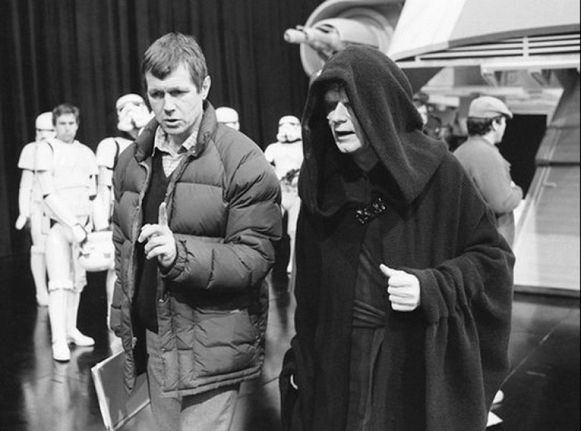 50 Rare Photos From the Set of Star Wars: Episode VI: Return of the Jedi 50 Rare Photos From the Set of Star Wars: Episode VI: Return of the Jedi