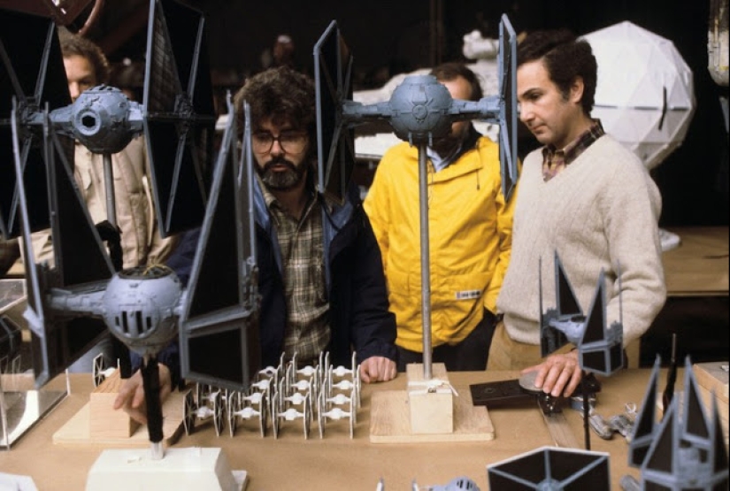 50 Rare Photos From the Set of Star Wars: Episode VI: Return of the Jedi 50 Rare Photos From the Set of Star Wars: Episode VI: Return of the Jedi