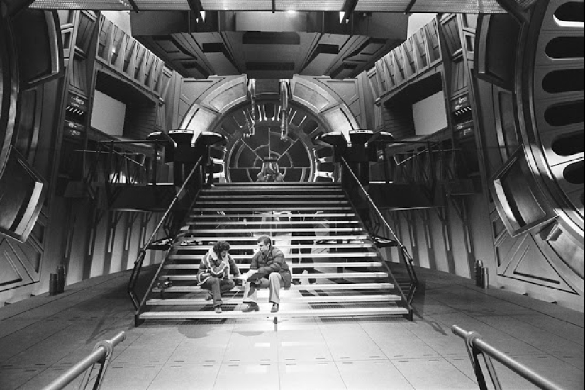 50 Rare Photos From the Set of Star Wars: Episode VI: Return of the Jedi 50 Rare Photos From the Set of Star Wars: Episode VI: Return of the Jedi