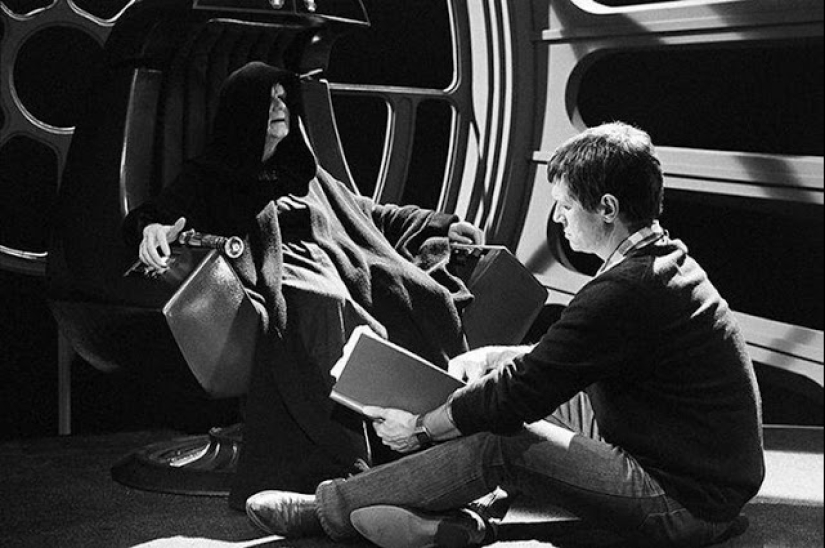 50 Rare Photos From the Set of Star Wars: Episode VI: Return of the Jedi 50 Rare Photos From the Set of Star Wars: Episode VI: Return of the Jedi