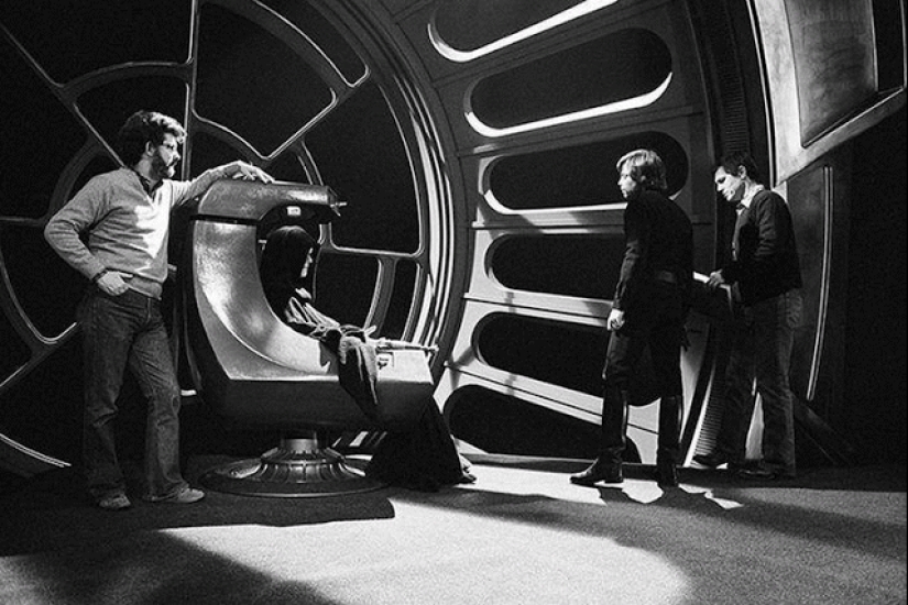 50 Rare Photos From the Set of Star Wars: Episode VI: Return of the Jedi 50 Rare Photos From the Set of Star Wars: Episode VI: Return of the Jedi