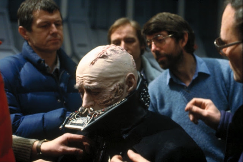 50 Rare Photos From the Set of Star Wars: Episode VI: Return of the Jedi 50 Rare Photos From the Set of Star Wars: Episode VI: Return of the Jedi