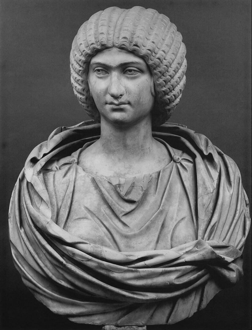 7 Biggest Sex Scandals of Ancient Rome